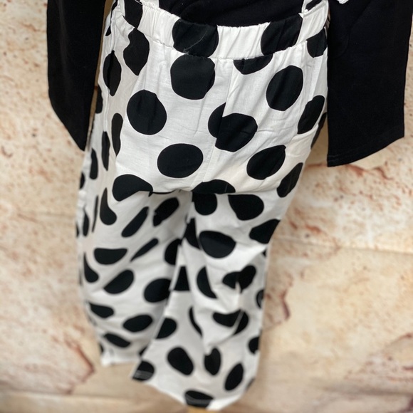 BOUTIQUE NWT White Polka Dot 2 Piece Ruffle Bib Set - Picture 10 of 10